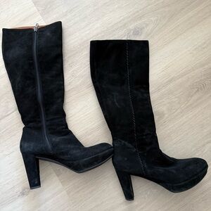 Suede heeled boots